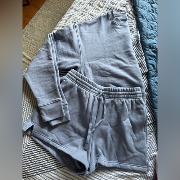 GIRLFRIEND COLLECTIVE 50/50 Cropped Sweatshirt & Shorts in Tempest - Picture 2 of 2